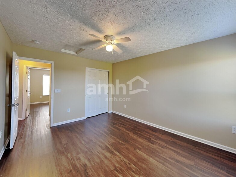 Building Photo - 227 Merriston Cir