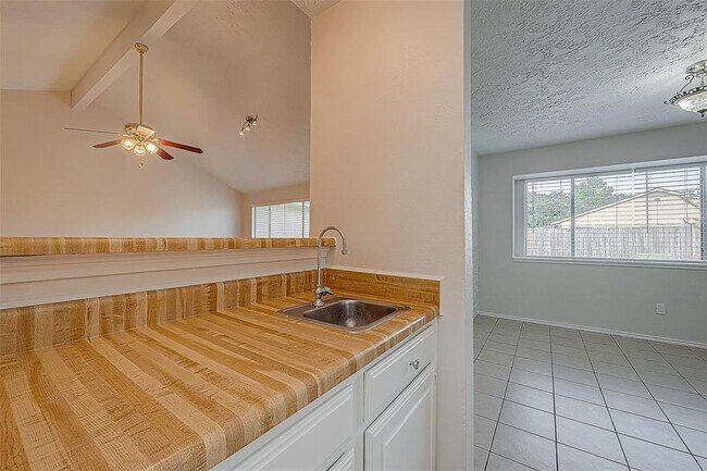 Building Photo - 1514 Jo Ann Ln