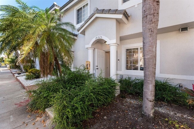 Building Photo - 14325 SW 121st Pl