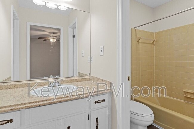 Building Photo - 219 Brooks Dr