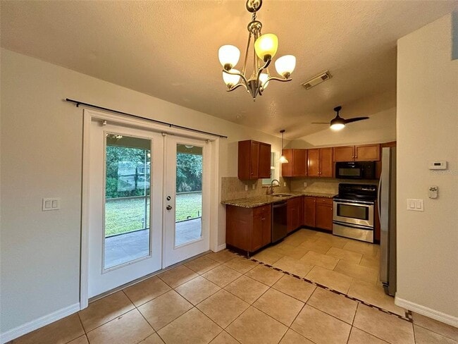 Building Photo - 2348 Cincinnati St