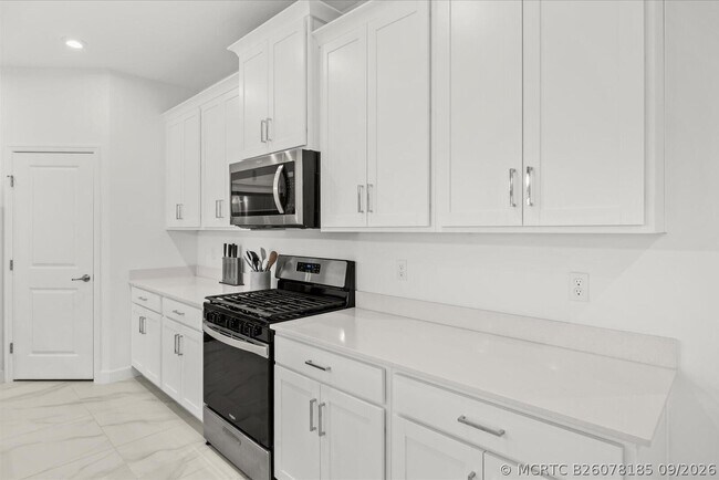 Building Photo - 10550 SW Orana Dr