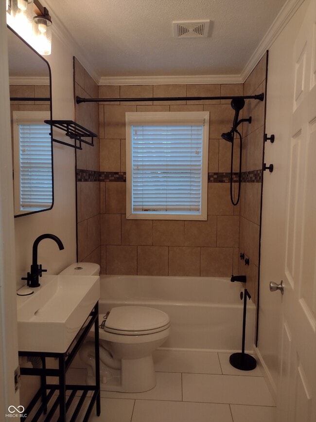 Building Photo - 10 Commerce Dr