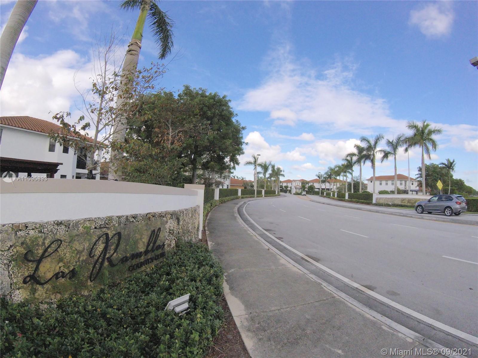 Building Photo - 990 NW 99th Ct