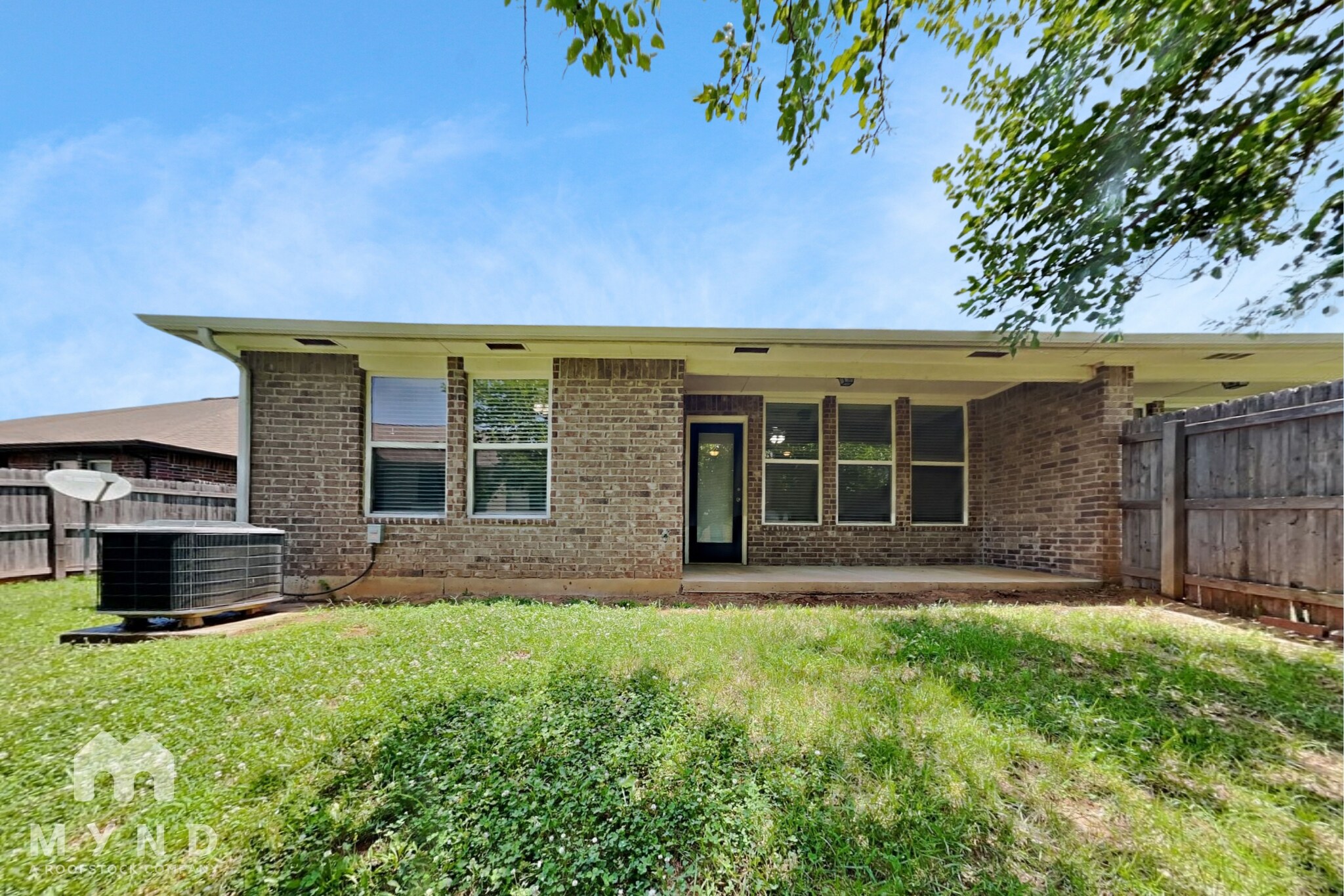 Building Photo - 1118 Merlin Dr