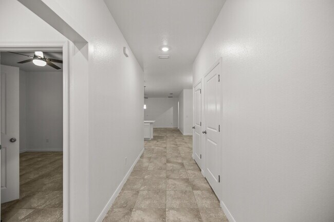 Building Photo - Spacious 4 Bedroom Home with Private Mother-in-Law Suite – Pet Friendly & Move-In Ready!