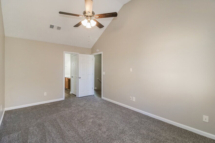 Building Photo - 423 Underwood Ct