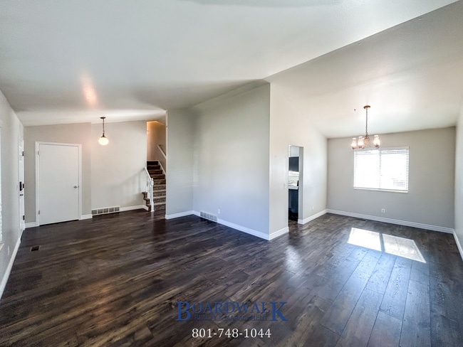Building Photo - Remodeled & Ready 5 bed in Sandy