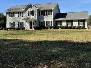 Building Photo - 110 Englewood Dr