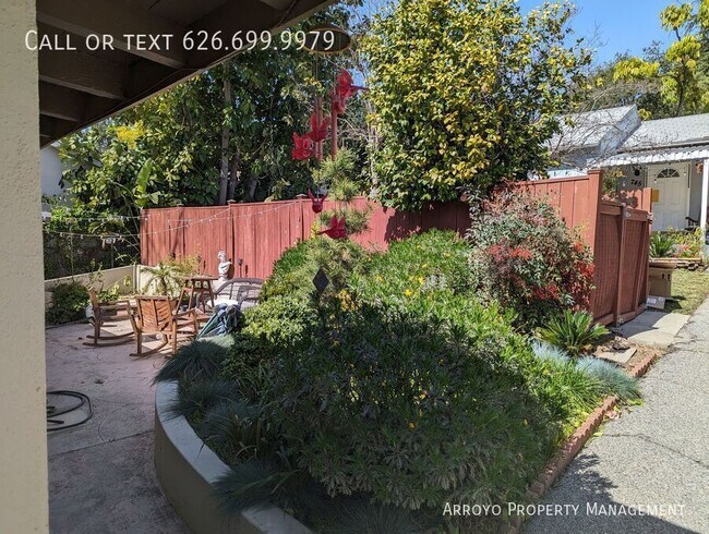 Building Photo - 741 E Poppyfields Dr