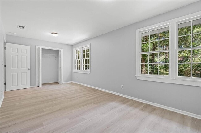 Building Photo - 12925 Bonnievale Dr N