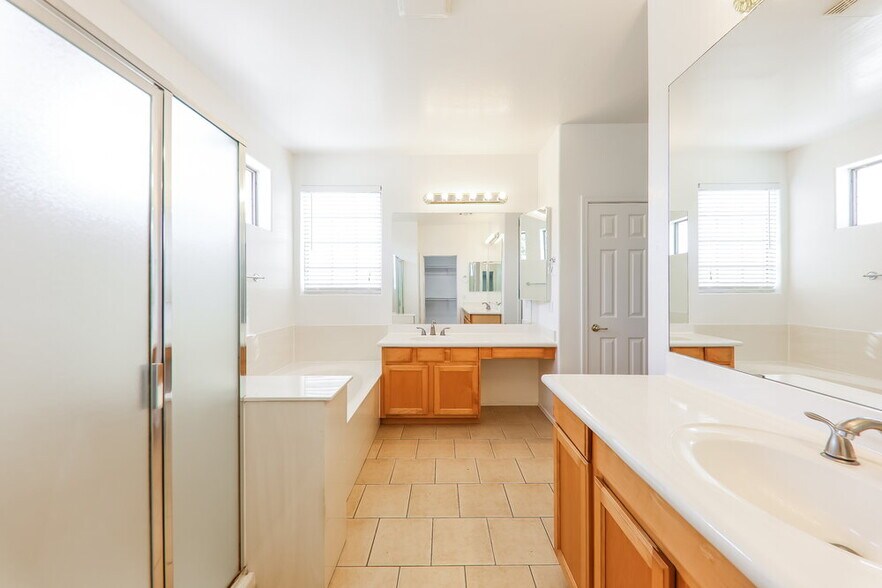 Building Photo - 6877 W Briles Rd
