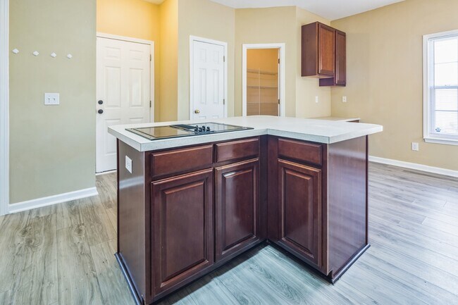 Building Photo - 1104 Walden Pl Dr