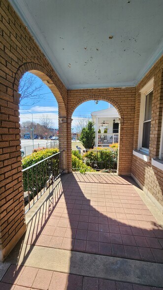 Building Photo - 3904 8th St NW