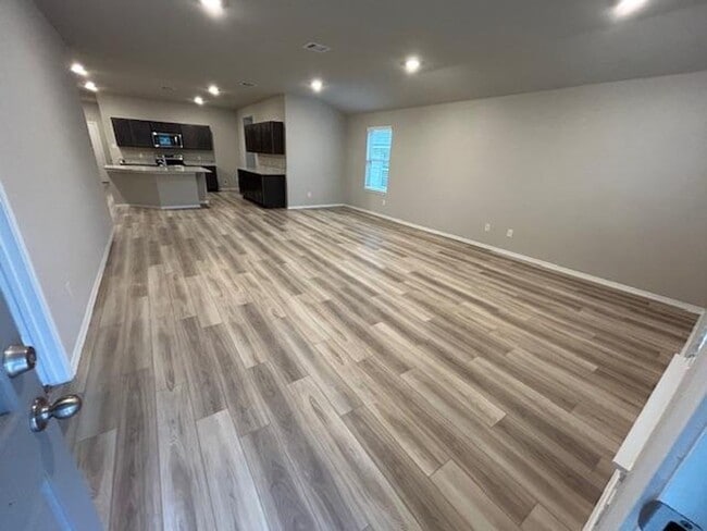 Building Photo - 4 Bedroom House in Rockbridge