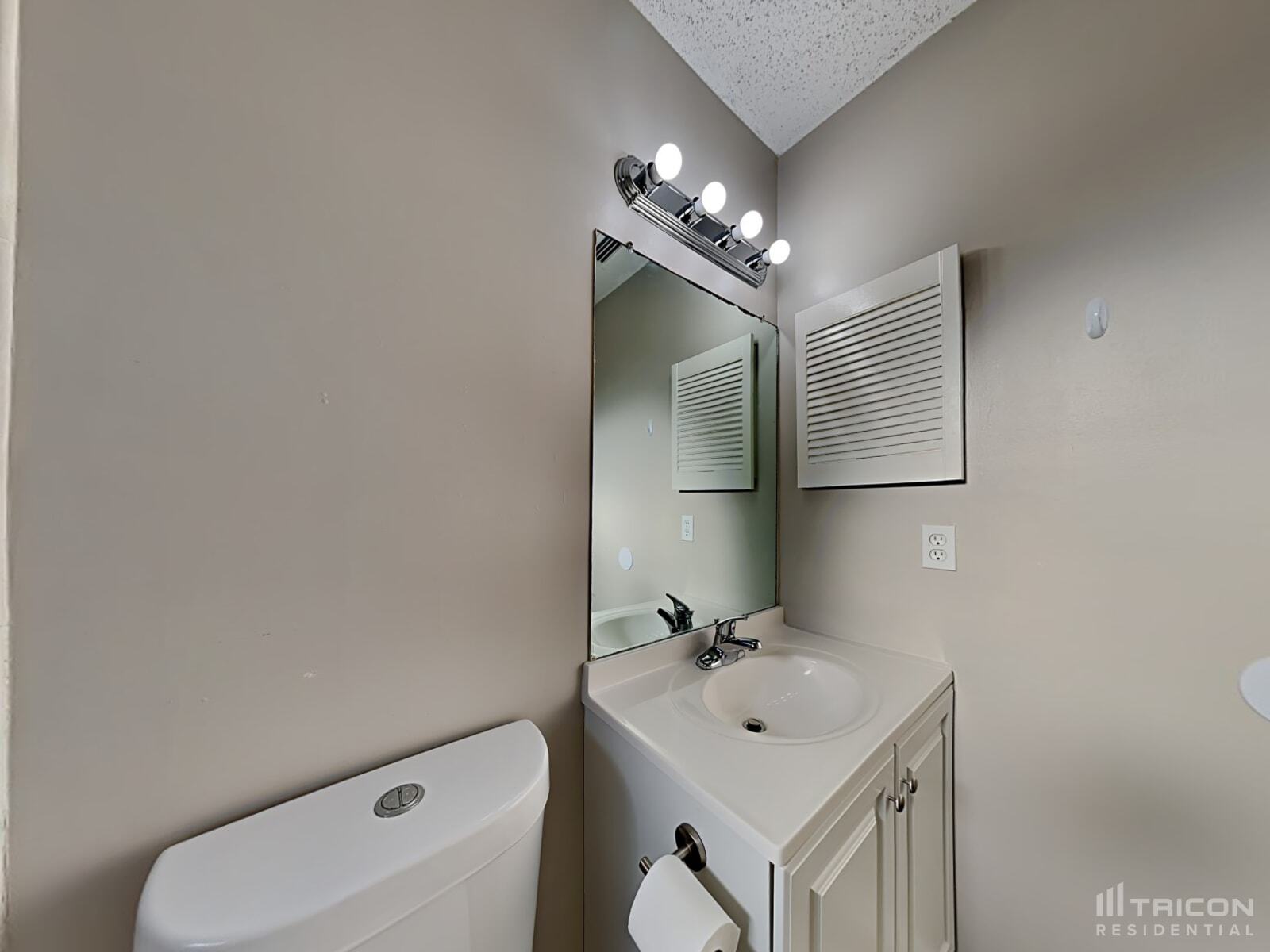 Building Photo - 2600 Malibu Cir