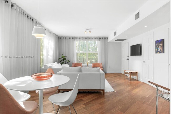 Building Photo - 927 Euclid Ave