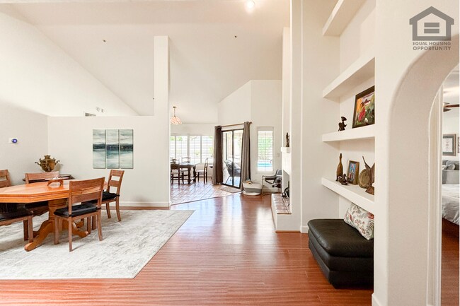 Building Photo - 3Bed/2Bath Furnished Home w/Stunning Backyard! Ready for Immediate Move-In! – POOL!