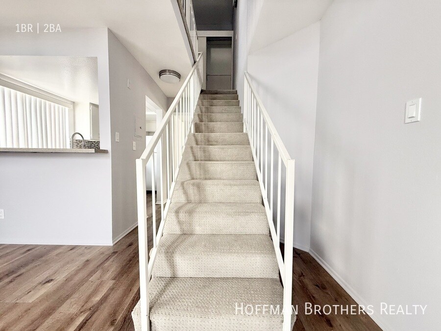 Building Photo - 3759 S Canfield Ave