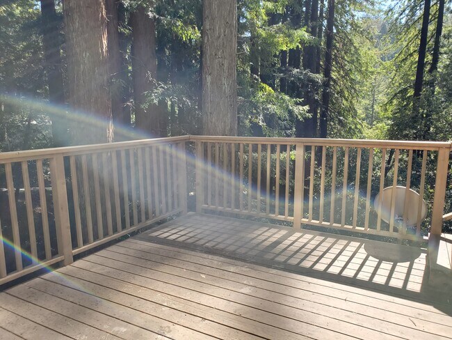 Lower deck with access from master bedroom - 23500 Treeview Trl