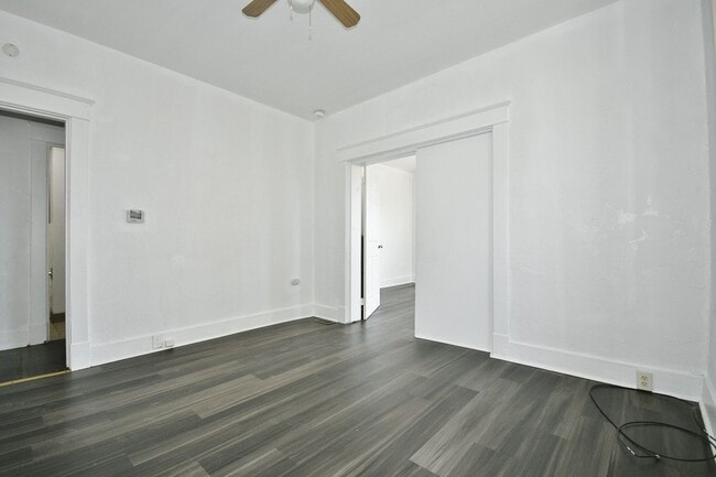 Building Photo - 511 Main St