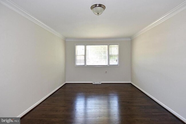 Building Photo - 8800 McNair Dr