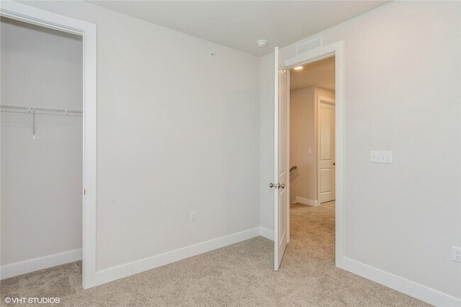 Building Photo - 403 Cranford Wy