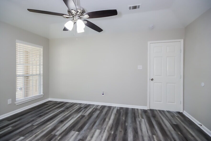 Building Photo - 6946 Gentle Breeze Dr