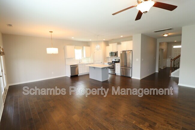 Building Photo - 84 Fairview St