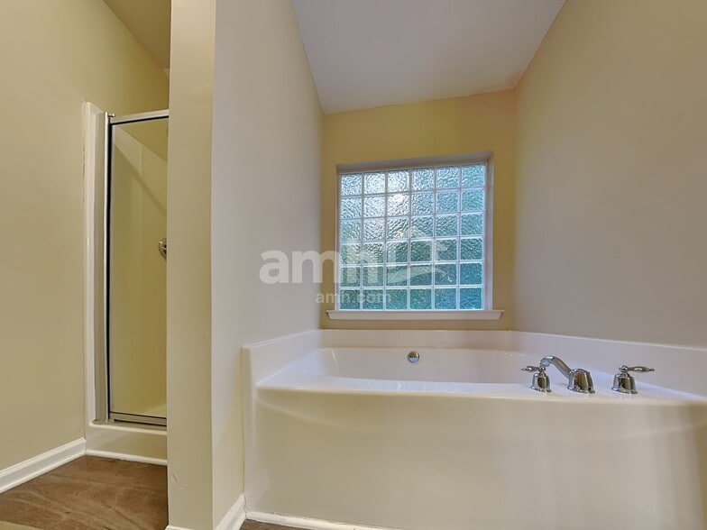 Building Photo - 236 Ber Creek Dr