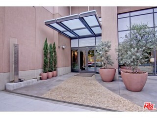 Building Photo - 1111 S Grand Ave