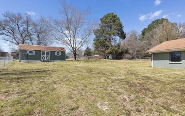 Building Photo - 10530 County Rd 1265