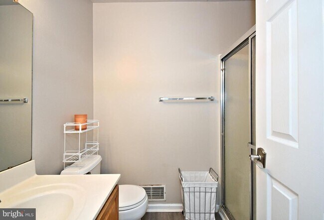 Building Photo - 4258 Red Oak Ct