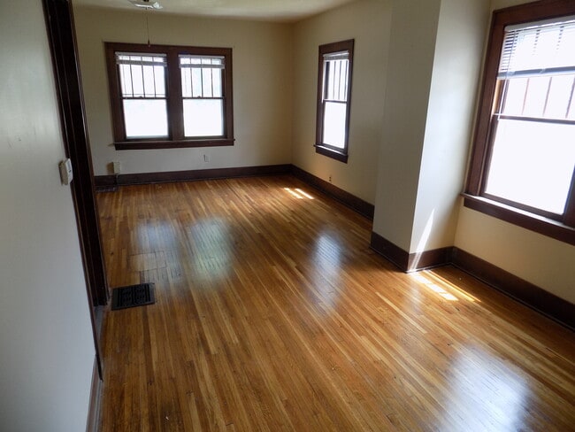 Building Photo - 2241 S 35th St