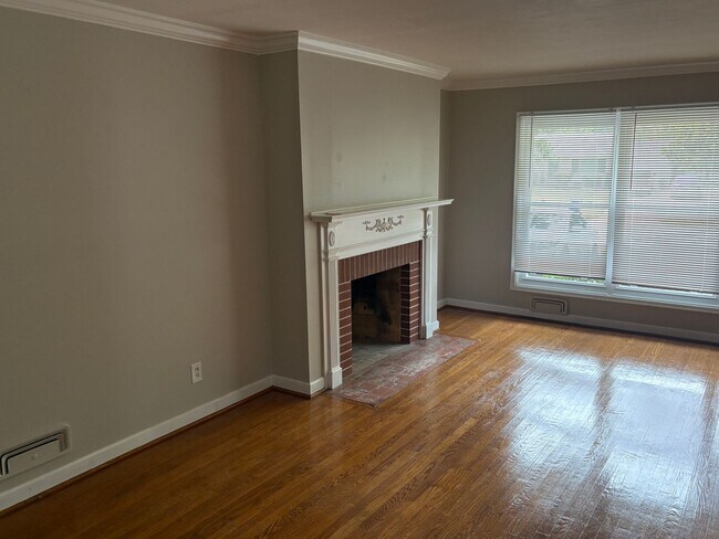 Building Photo - 211 Frost Ave
