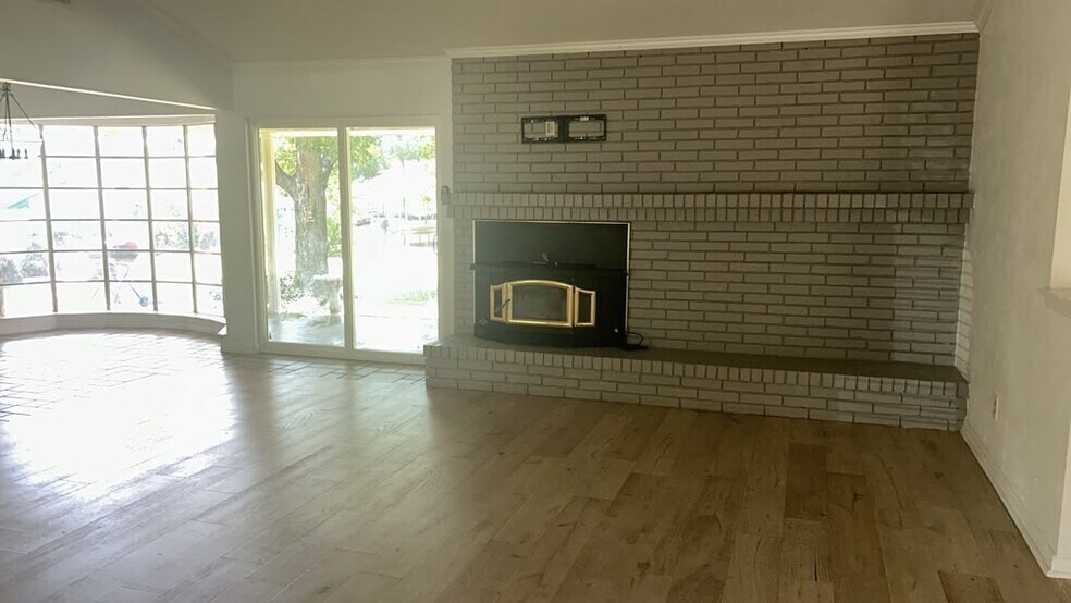 Building Photo - 144 Sunset Dr
