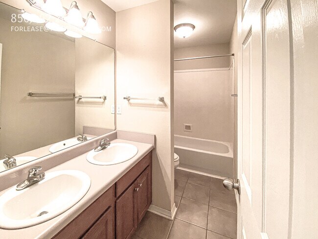 Building Photo - 27450 Hobby Horse Ln