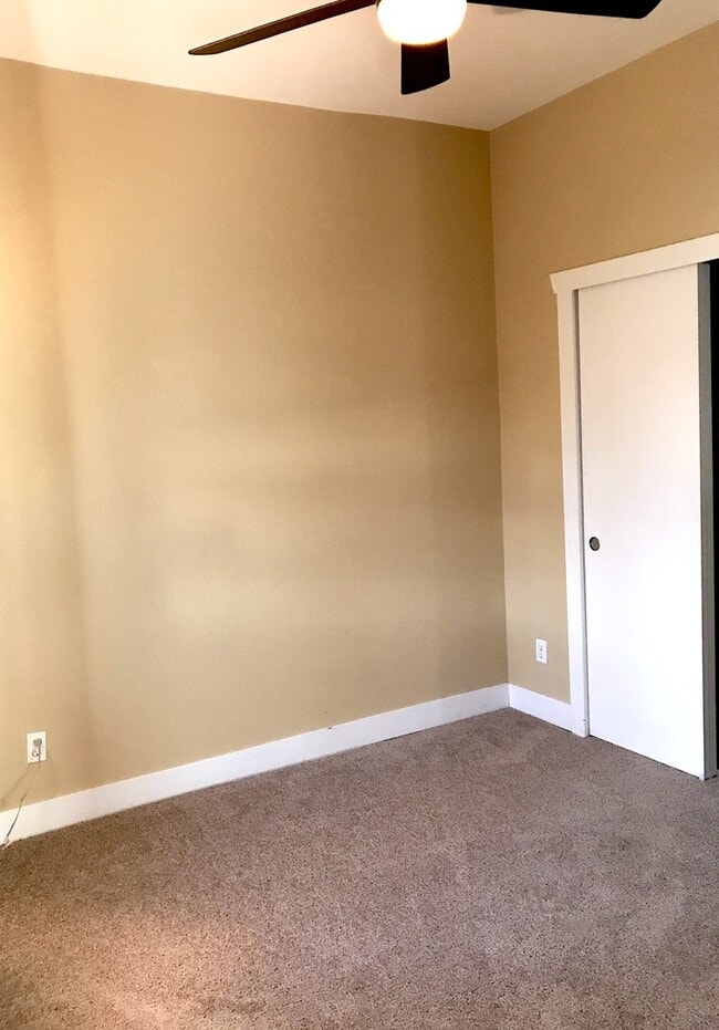 Building Photo - Available Now - 2Bedroom/1Bathroom in RiNo!