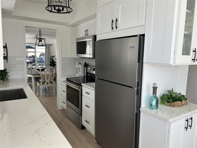 Building Photo - 3808 Gulf of Mexico Dr