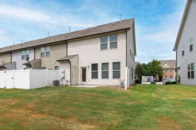 Building Photo - 4490 Middletown Dr