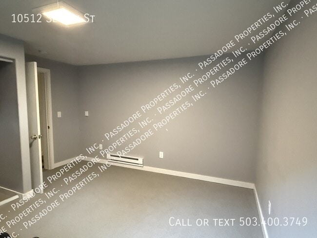 Building Photo - 10512 SE Rex St