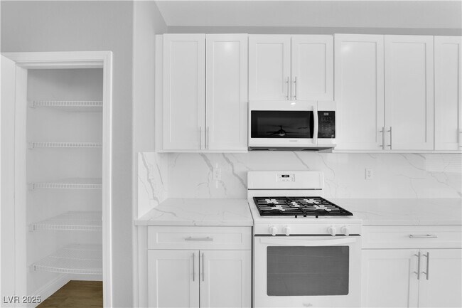 Building Photo - 67 Dogwood Hills St