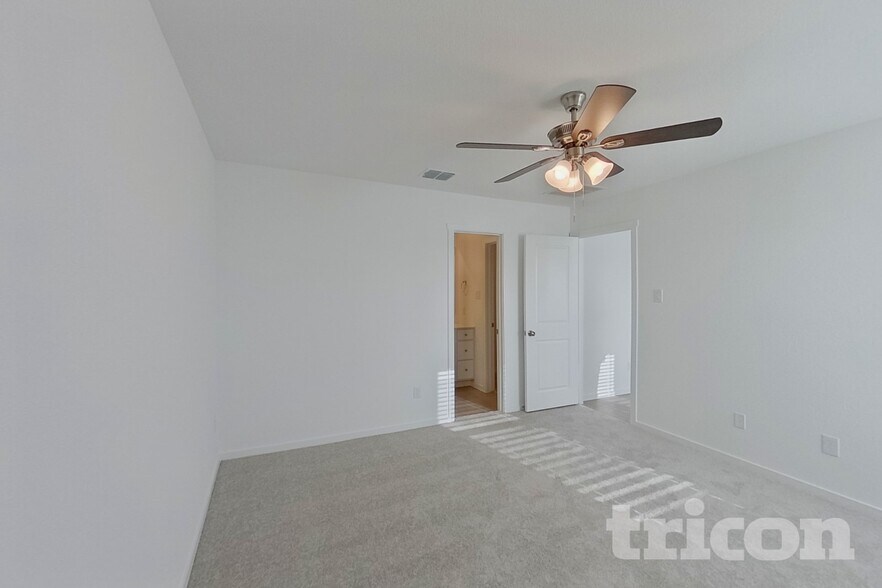 Building Photo - 831 Ginkgo Wy