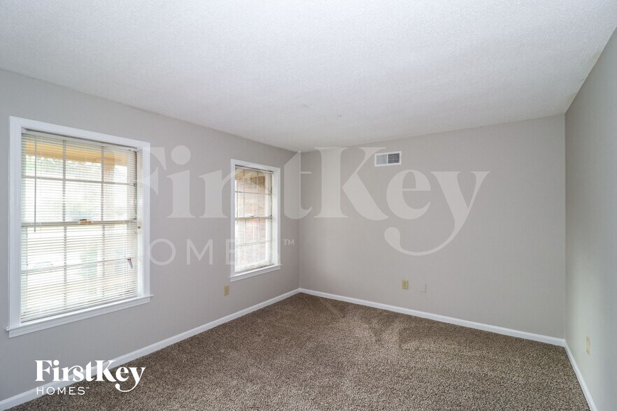 Building Photo - 3349 Lynchburg St