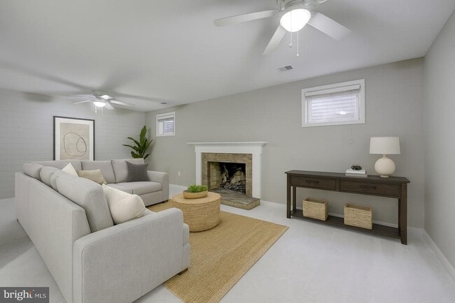 Building Photo - 4083 Norbeck Square Dr