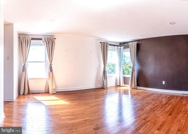 Building Photo - 113 N Stone Ridge Dr
