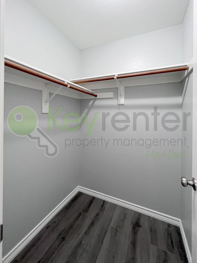 Building Photo - Gorgeous 4 bed/ 2 bath home in Sharyland Plantation (Mission, TX)