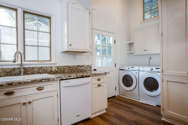 Building Photo - 1753 Hidden Vly Rd