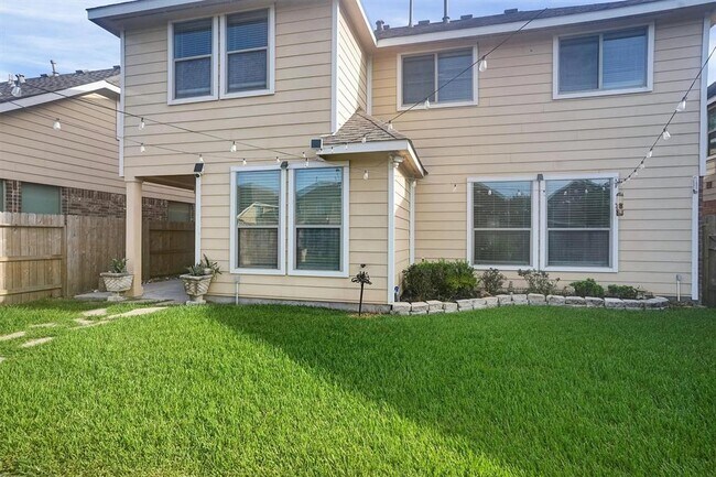 Building Photo - 20115 Emerald Mountain Dr