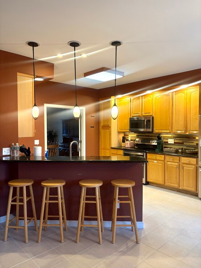 Building Photo - 65 Forman Dr